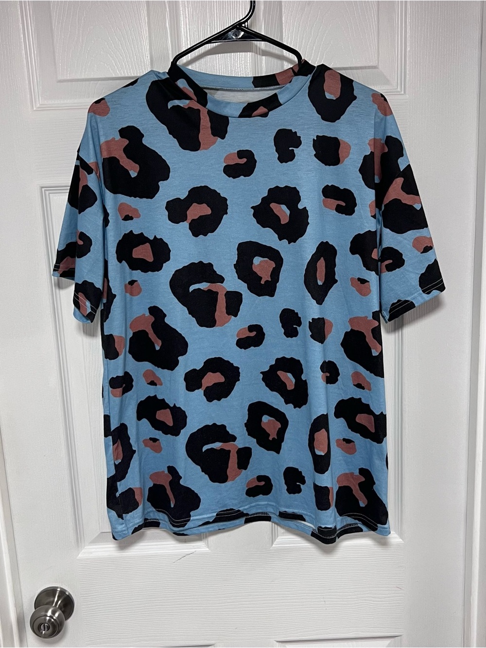 Women’s Blue Leopard Print Short-Sleeve Shirt Size S